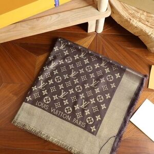 <AUTHENTIC>Louis Vuitton Scarf